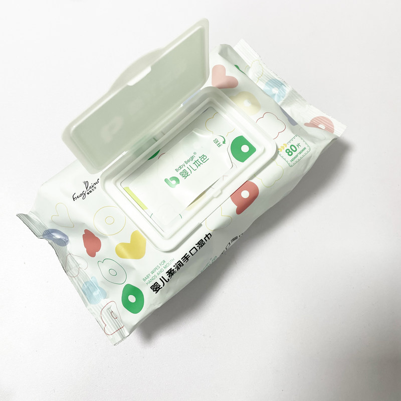 مناديل مبللة فائقة النعومة مخصصة للأطفال